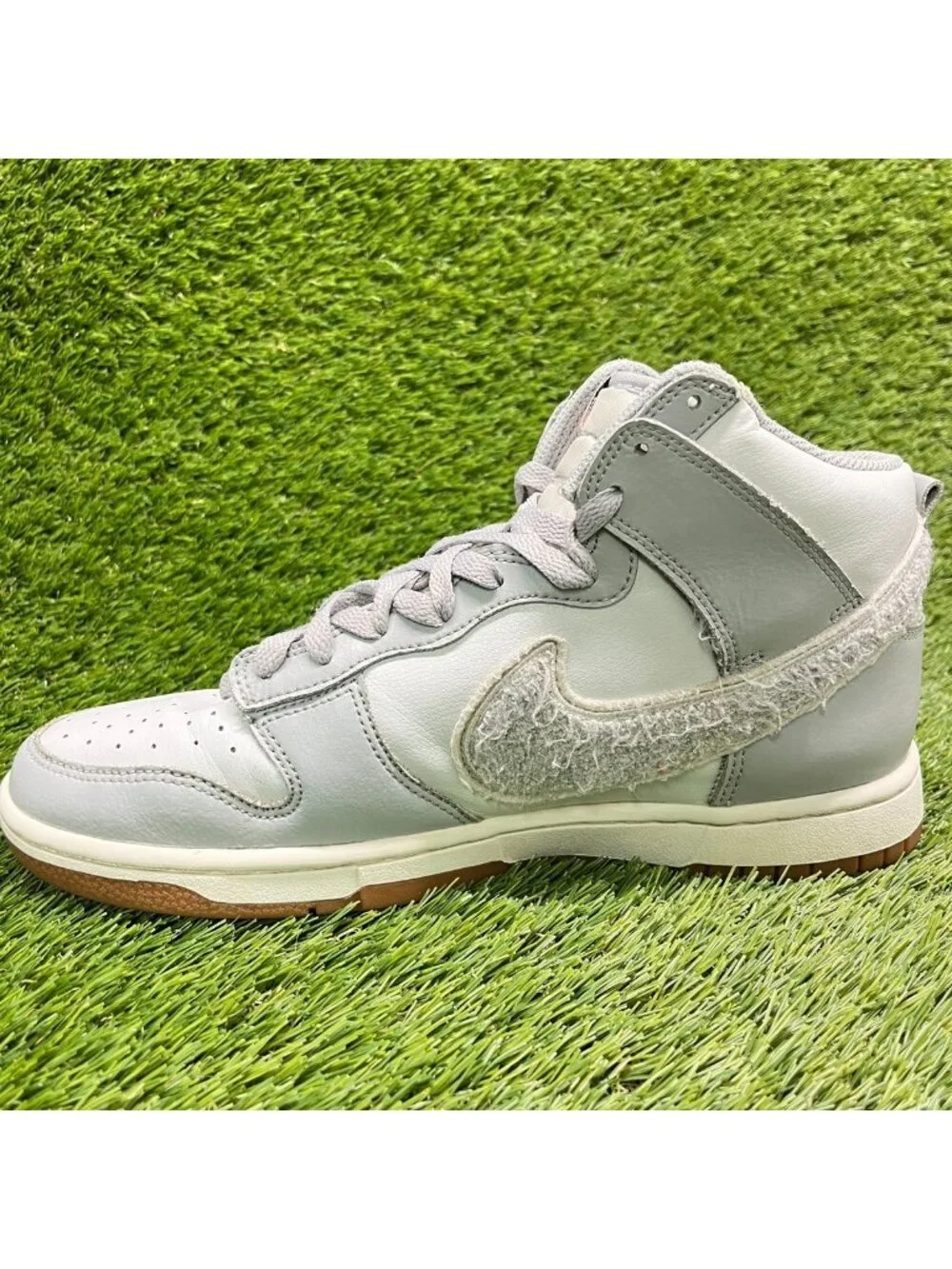 Nike Dunk High Retro Mens Size 9 Gray White Gum Athletic Leather Shoes Sneakers